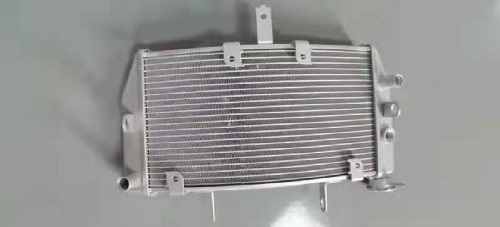 Motorsykkelradiator i aluminium